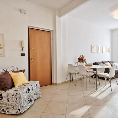 Toc-Toc Apartment A 10 Min Dall'Ospedale Maria Vittoria Turin Luaran gambar