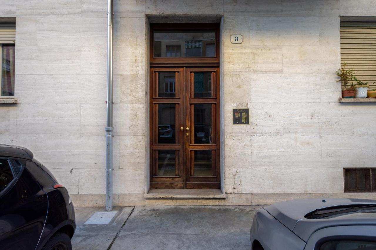 Toc-Toc Apartment A 10 Min Dall'Ospedale Maria Vittoria Turin Luaran gambar