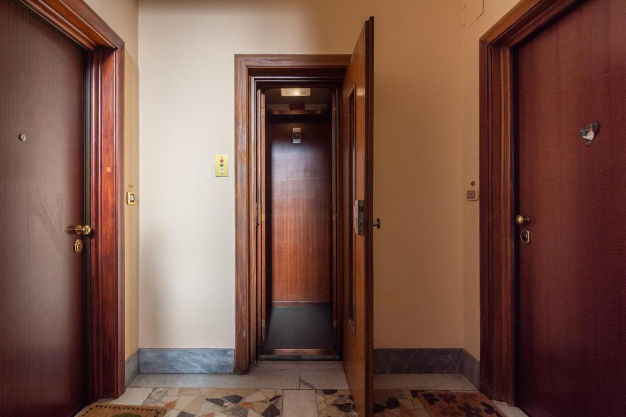 Toc-Toc Apartment A 10 Min Dall'Ospedale Maria Vittoria Turin Luaran gambar