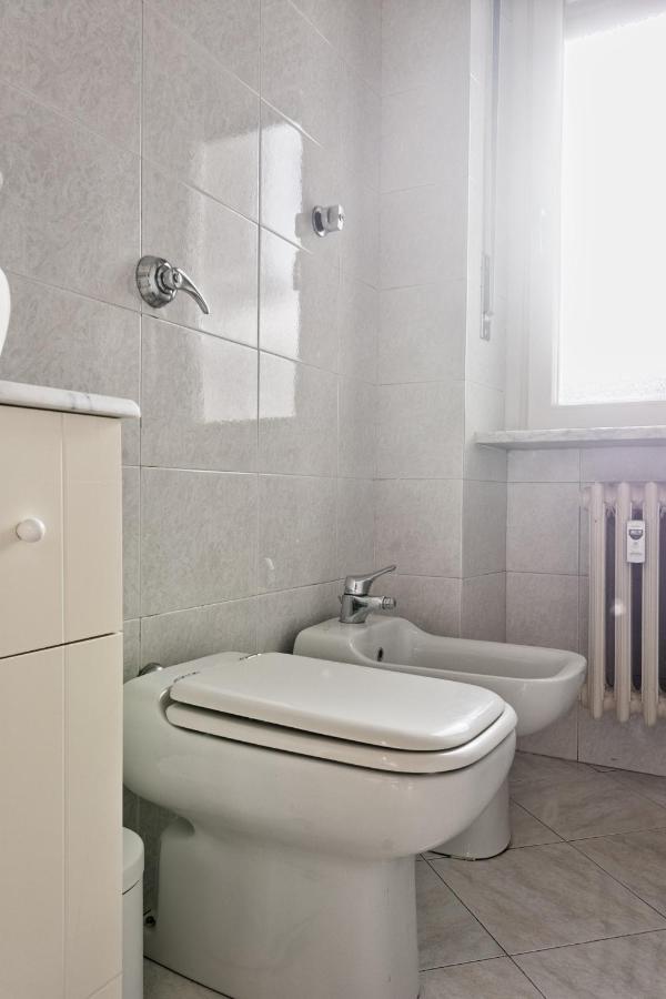 Toc-Toc Apartment A 10 Min Dall'Ospedale Maria Vittoria Turin Luaran gambar