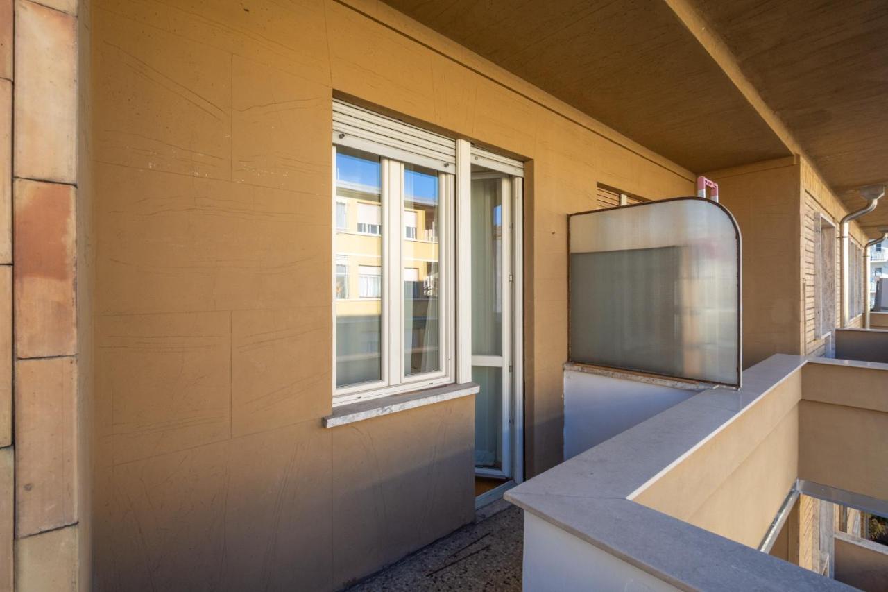 Toc-Toc Apartment A 10 Min Dall'Ospedale Maria Vittoria Turin Luaran gambar